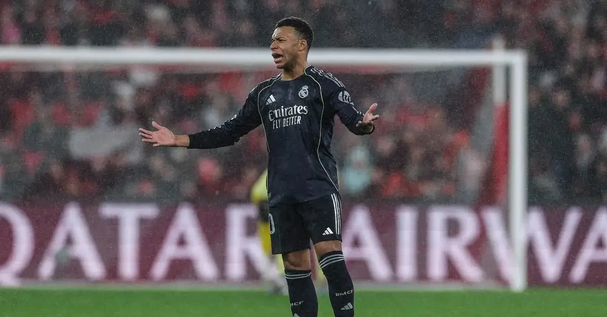 انقسام خطير داخل ريال مدريد.. مبابي يعترض على نجم أساسي ويطالب بتدخل عاجل