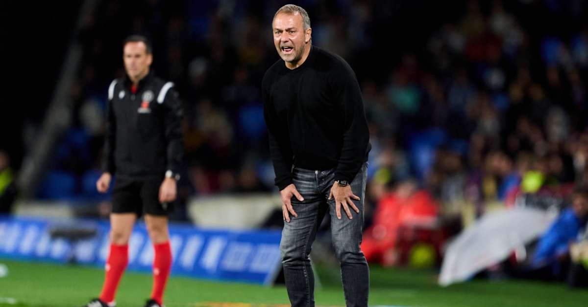 بعد الهزيمة المدوية… فليك يضع تعزيز الظهير الأيسر على رأس أولوياته في برشلونة