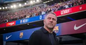 برشلونة بين الحلم والواقع: فليك يُضطر لقبول مهاجم أقل شهرة بسبب القيود المالية