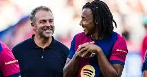 هانسي فليك سئم من تراجع مستوى كوندي… ويطالب إدارة برشلونة بالتعاقد الفوري مع نجم من العيار الثقيل!