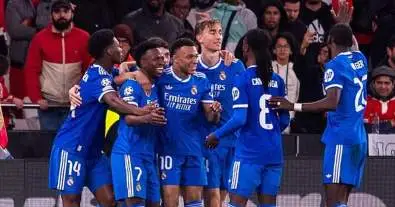 من حافة الرحيل إلى أيقونة البرنابيو.. نجم ريال مدريد يقلب الموازين وقيمته تتجاوز 100 مليون يورو!