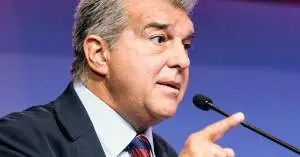 قرار صادم في برشلونة.. عرض 3 نجوم كبار للبيع لضبط الميزانية وصفقة تبادلية نارية تلوح في الأفق