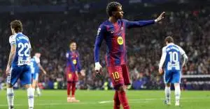 قرار صادم في برشلونة.. نجم الفريق الشاب يبقى بسبب طلب مفاجئ من لامين يامال!