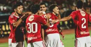 قرارات نارية داخل الأهلي تهز غرفة الملابس.. تجميد عقود واستثناء وحيد بعد أزمة مفاجئة!