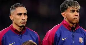 رافينيا يثور في برشلونة.. غضب داخل غرفة الملابس بسبب امتياز لامين يامال!