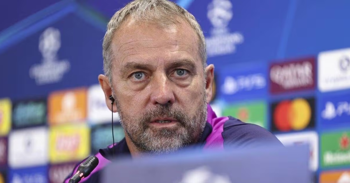 ثورة هادئة في برشلونة.. فليك يحدد 3 صفقات نارية ويضع ثنائي الدفاع على قائمة الرحيل