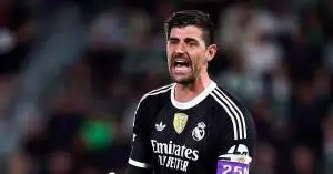تيبو كورتوا يوجه نصيحة نارية لزميله في ريال مدريد: “أفضل لك الرحيل الآن قبل فوات الأوان!”