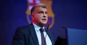 زلزال محتمل في كامب نو.. باريس سان جيرمان يتحرك لخطف نجم برشلونة ولابورتا يرد بقرار حاسم