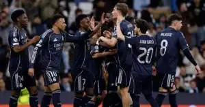 عرض صادم بقيمة 15 مليون يورو يهدد خط وسط ريال مدريد!