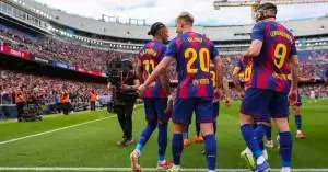 برشلونة يفجر مفاجأة ضد إشبيلية بخماسية… فليك ينهال بالمديح على النجم الذي سرق الأضواء!