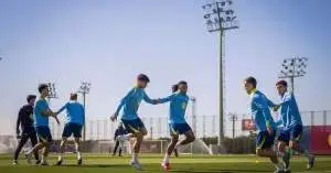 عودة مفاجئة تُشعل برشلونة… فليك يتلقى دفعة مزدوجة قبل قمة أتلتيكو