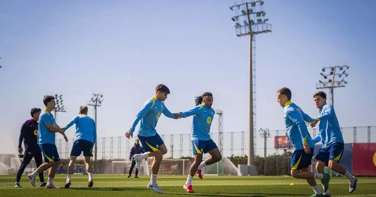 عودة مفاجئة تُشعل برشلونة… فليك يتلقى دفعة مزدوجة قبل قمة أتلتيكو