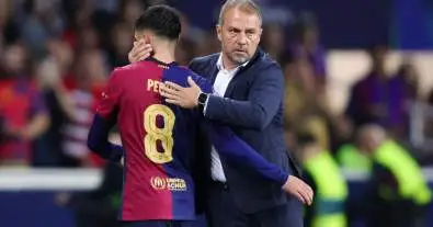 صفقة الموسم تقترب من الحسم.. برشلونة ينجز اتفاقًا مدويًا بطلب فليك لتعويض بيدري مجانًا!