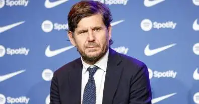 صفقة نارية تلوح في الأفق: أتلتيكو مدريد يترصد نجم برشلونة بطلب خاص من أليماني!