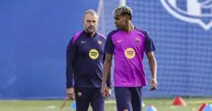 غضب وانفجار داخل برشلونة.. لامين يامال يهاجم قرارات فليك علنًا ويشعل أزمة جديدة في كامب نو!