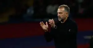 هانسي فليك يفاجئ جماهير برشلونة: موهبة لاماسيا الجديدة تذكرني بأسطورة بايرن ميونخ!