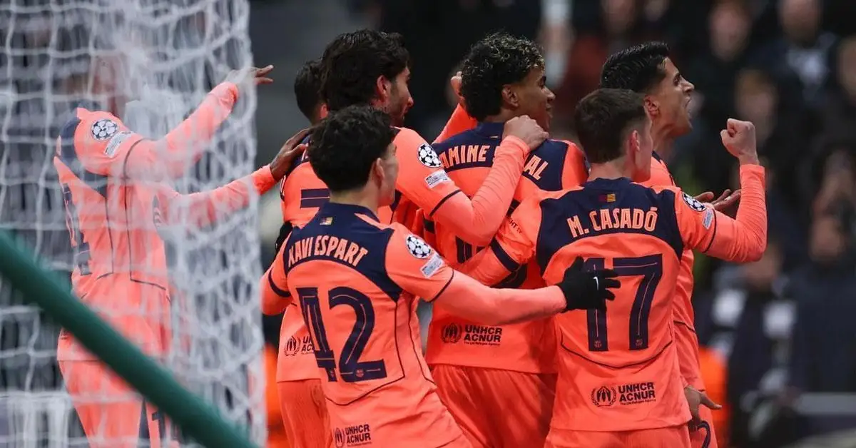 مفاجأة برشلونة في دوري الأبطال.. موهبة لاماسيا الجديدة تخطف الأضواء وتمنح هانسي فليك حلاً دفاعياً غير متوقع!
