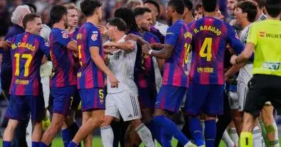 نجم أوروبي من العيار الثقيل يرفض برشلونة ويختار الانضمام إلي ريال مدريد!