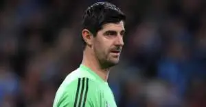 تيبو كورتوا يسقط في توقيت قاتل ويخلط أوراق ريال مدريد قبل المواعيد الحاسمة!