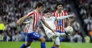 ريال مدريد يحسم ديربي ناري أمام أتلتيكو ويواصل مطاردة الصدارة.. إشادة خاصة من بيريز بنجم اللقاء