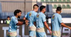 الأهلي يستعد لموقعة بيراميدز ويُعيد ترتيب أوراقه.. قرارات فنية وإدارية تُشعل الكواليس!