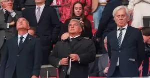 بعد صدمة الإقصاء أمام أتلتيكو… أول رد فعل ناري من لابورتا يشعل الجدل داخل غرفة ملابس برشلونة!