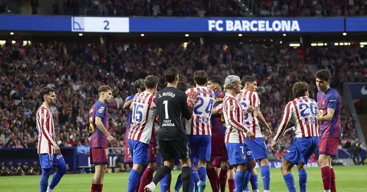 برشلونة على صفيح ساخن: غرفة الملابس تتوقع حرباً ضارية ضد أتلتيكو مدريد في دوري الأبطال!