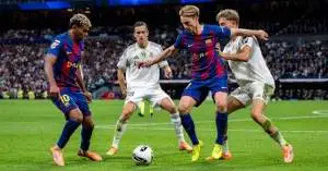 برشلونة يفجّر الميركاتو.. خطة صادمة لخطف نجم ريال مدريد تشعل الصراع!