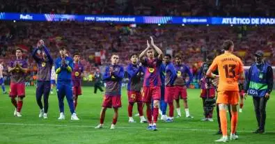 برشلونة يكشف الحقيقة الصادمة وراء الخروج من دوري الأبطال.. أزمة أعمق من التحكيم تهز النادي!