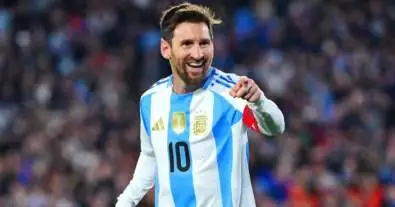 بتوصية من ميسي.. برشلونة يخطط لخطف بطل العالم مستغلًا ظروفه الطارئة في صفقة تهز الميركاتو!