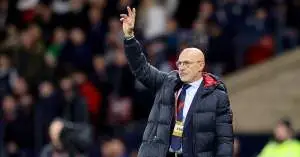 دي لا فوينتي يصدم الجميع باستبعاد نجم برشلونة المتألق من قائمة إسبانيا للمونديال