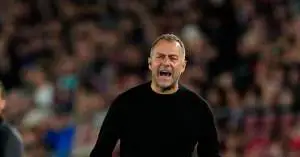 فرمان عاجل من هانسي فليك داخل برشلونة بعد إصابة لامين يامال لمنع انهيار الموسم!