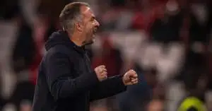 هانسي فليك يترقب الصفقة المنتظرة… “ساحر أوروبا” يغازل برشلونة ويقترب من كامب نو!