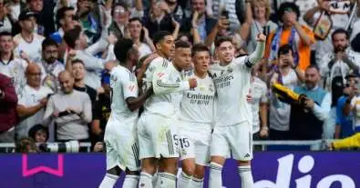 كارثة تضرب ريال مدريد… نقل نجم الفريق للمستشفى بشكل عاجل يشعل الذعر داخل البرنابيو!