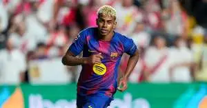 لامين يامال يشعلها داخل برشلونة… يتمرد على قرار الرحيل ويقف حجر عثرة أمام خروج نجم الفريق!