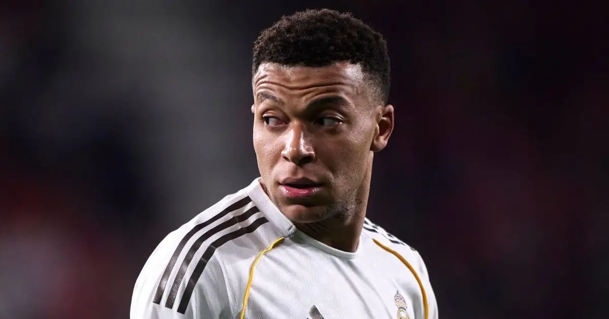 مفاجأة مدوية في ريال مدريد… مبابي يلتقي المدرب الجديد سرًا ويمنحه الضوء الأخضر!