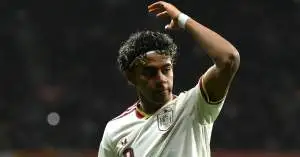 رد فعل ناري من لامين يامال يهز ملعب إسبانيا… تصرف غير متوقع بعد هتافات عنصرية ضد مصر والمسلمين