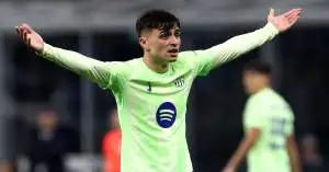 صدام وشيك بين نجم برشلونة وهانسي فليك.. وبيدري يتدخل في اللحظة الحاسمة!