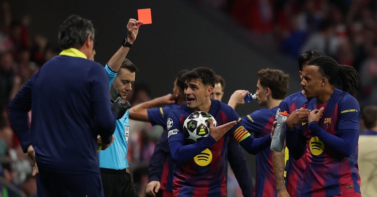 صدمة مدوية تهز برشلونة… غضب داخل النادي بعد قرارات تحكيمية “كارثية” تُقصي الفريق من دوري الأبطال!