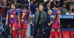 صدمة أوروبية: برشلونة يودّع دوري الأبطال رغم الفوز… وفليك يفتح النار على ثلاثي الفريق!