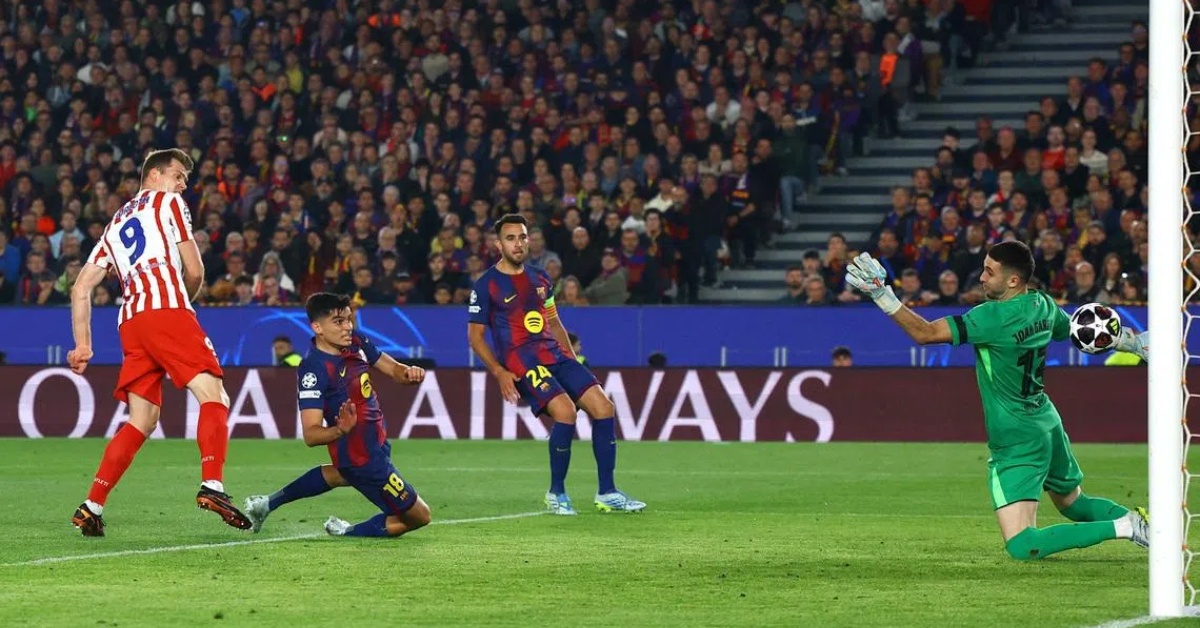 سقوط مدوٍ في كامب نو… برشلونة يتعثر أمام أتلتيكو وفليك ينفجر غضبًا داخل غرفة الملابس!