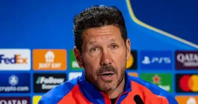 سيميوني في ورطة قبل صدام برشلونة في دوري الأبطال