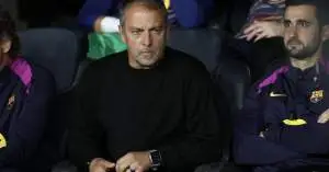 ثورة كبرى في برشلونة.. فليك يكتب “روشتة الإنقاذ” ويطالب بصفقات نارية تُعيد الهيبة الأوروبية!