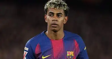 توتر داخل برشلونة.. يامال يشتكي من زميله: لا التزام ولا مجهود!