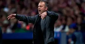 زلزال مرتقب داخل برشلونة.. فليك يضع أسماء كبرى على قائمة البيع وقرارات نارية تهز غرفة الملابس!