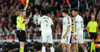 فوضى قبل وأثناء الكلاسيكو تهز كامب نو.. هتافات صادمة ضد ريال مدريد وإجراءات مرتقبة من الليغا!