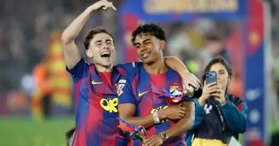 لامين يامال يشعل جماهير برشلونة بتصريح ناري بعد التتويج بالليغا: “سنُعيد دوري الأبطال إلى كامب نو!”