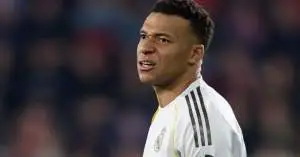 مبابي يخرج عن صمته بعد سقوط ريال مدريد أمام برشلونة ويشعل الجدل برد فعل غير متوقع!