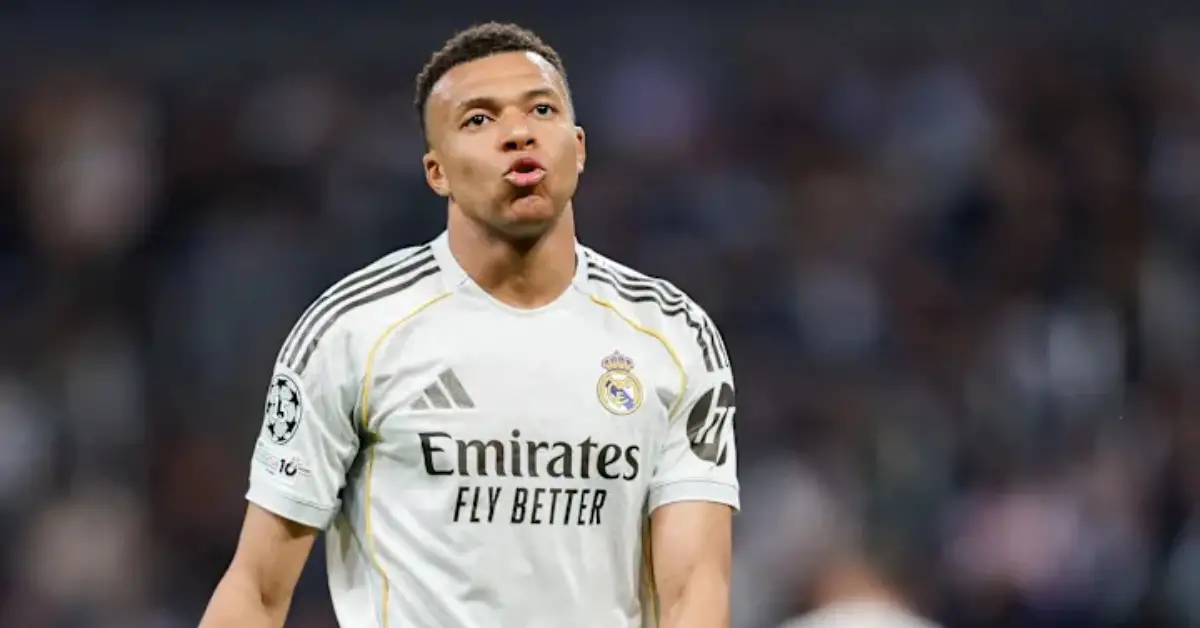 مفاجأة مدوية داخل ريال مدريد.. مبابي يطالب برحيل أحد أهم نجوم الجيل الحالي ويشعل أزمة كبرى داخل غرفة الملابس!