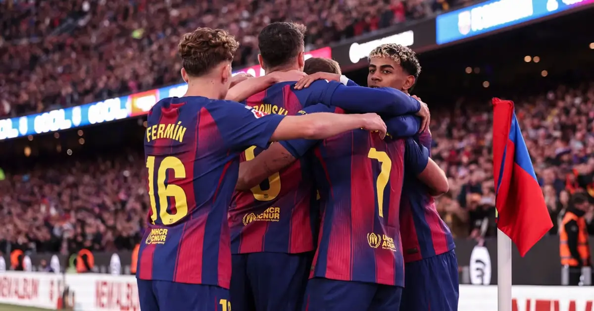 قائمة سوداء تهز برشلونة… 10 نجوم من كبار الفريق مهددون بالرحيل نهاية الموسم!
